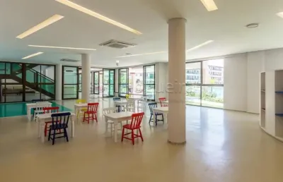 Apartamento com excelente localização em muro alto, beira mar.
