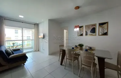 Apartamento mobiliado com excelente localização em muro alto.