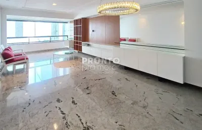 Excelente apartamento localizado no bairro de boa viagem com 139,83m² privativa, próximo ao mar.