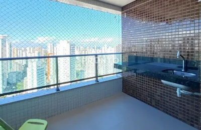 Apartamento no trigésimo primeiro andar e com excelente localização na região de boa viagem, possui 95,03 m² de área útil.