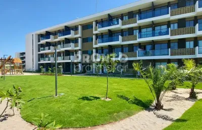 Apartamento mobiliado com excelente localização em muro alto, próximo ao mar.
