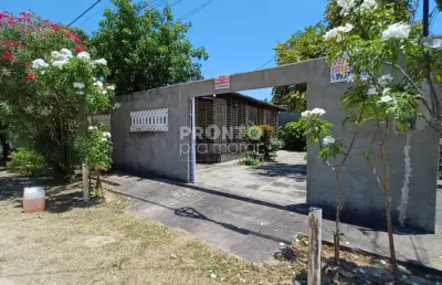 Casa com excelente localização em tamandaré a 190 metros da praia, o terreno com cerca de 300m²; ideal para investimento.