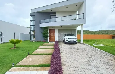 Com uma localização privilegiada e acabamentos de alto padrão, esta residência é perfeita para quem deseja viver com luxo e qualidade.
