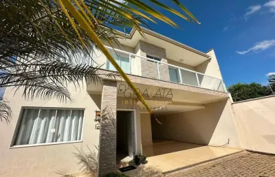 Casa com 4 dormitórios à venda, 326 m² por r$ 920.000,00 - rezende - varginha/mg