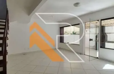 Casa em condomínio fechado com 3 quartos à venda na rua andré henrique serpa pinto, camboinhas, niterói, 120 m2 por r$ 950.000