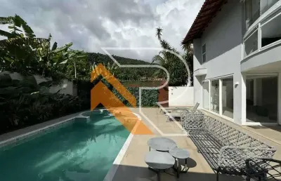 Casa em condomínio fechado com 3 quartos à venda na avenida professor florestan fernandes, camboinhas, niterói, 230 m2 por r$ 3.200.000