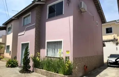 Casa com 3 quartos à venda na rua milena ramone alencar ramos, 478, ipitanga, lauro de freitas, 120 m2 por r$ 450.000