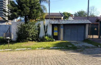 Casa espaçosa e confortável com piscina no bairro dom feliciano em gravataí