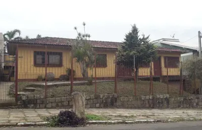 Casa para locação com 3 quartos, piscina e garagem no centro de gravataí