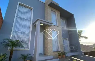 Casa nova com piscina, área gourmet e energia solar: conforto e sustentabilidade em cada detalhe
