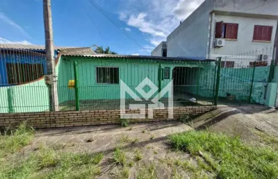 Casa com amplo pátio e salão de festas no bairro monte belo