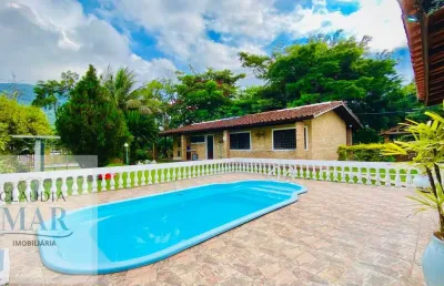 2 casas com piscina e salão de jogos na praia da maranduba