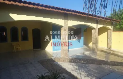 Casa à venda na Av. Flacides Ferreira, 1066, Belmira Novaes, Peruíbe