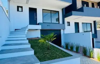 Casa com 3 quartos à venda no são luiz, caxias do sul  por r$ 890.000