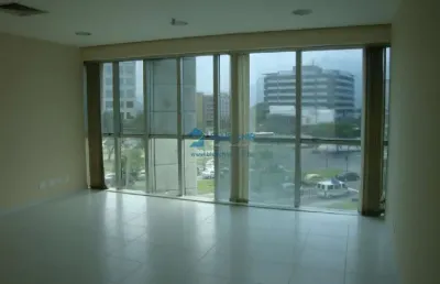 Sala para locação no edifício blue chip - barra da tijuca, com 57 m² por r$2.500,00