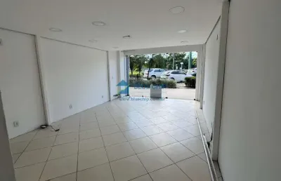 Loja para locação no shopping novo leblon - barra da tijuca com 30m² + 15m²(jirau) por r$4.600,00