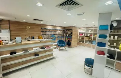 Loja para locação no shopping millennium - barra da tijuca com 43m³ + jirau por r$11.000,00