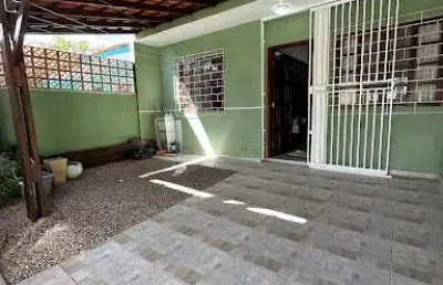 Casa com área gourmet completa, cozinha com móveis planejados a venda em são josé dos pinhais