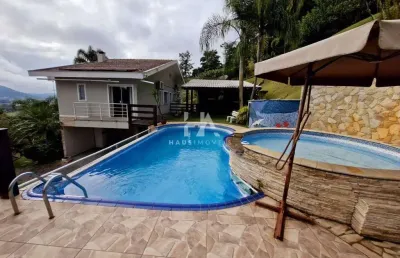 Casa com 3 quartos para alugar na Vila Nova, Jaraguá do Sul 