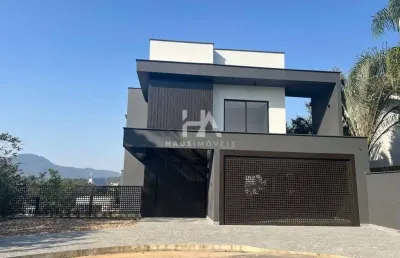 Casa com 3 quartos para alugar no Jaraguá Esquerdo, Jaraguá do Sul 