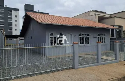 Casa com 3 quartos para alugar na Barra do Rio Cerro, Jaraguá do Sul 