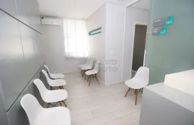 Sala comercial para consultório médico no edifício banlavoura - centro de pelotas!