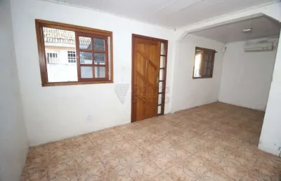 Casa aconchegante de 2 dormitórios na cohab tablada - bairro três vendas