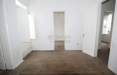 Casa com 3 quartos para alugar na Rua Antônio Francisco dos Anjos, 17803642, Centro, Pelotas