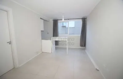 Apartamento com 2 quartos para alugar na Rua Pinto Martins, Box 9, 11813442, Centro, Pelotas