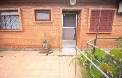 Casa mobiliada em pátio compartilhado para aluguel no areal - praticidade, conforto e excelente localização!