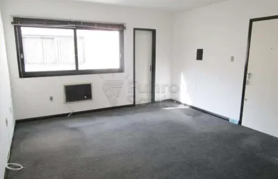 Sala comercial a venda no comercial xv de novembro.