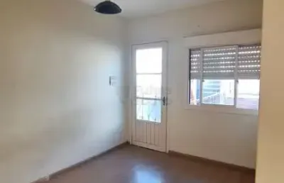 Apartamento reformado de 2 dormitórios no residencial village center ii - pelotas