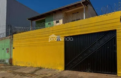 Casa com 3 quartos à venda na Rua Violeta Bitars Carrara, Jardim Clarissa, Goiânia