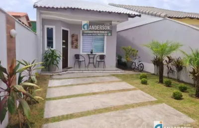 Excelente casa com 2 quartos, piscina e churrasqueira.