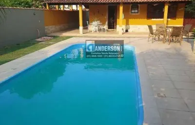 Casa com 2 quartos (1suíe), piscina e churrasqueira em  itaipuaçu!