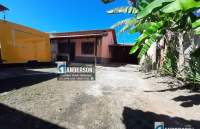 Linda casa com 2 quartis (1 suíte) e churrasqueira.