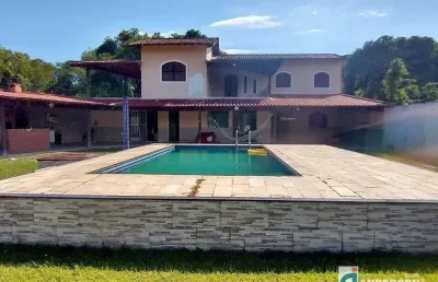 Casarão com 4 quartos (1 suíte) com piscina e churrasqueira em inoã maricá.
