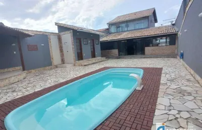 Maravilhosa casa 3 quartos (2 suítes) na quadra com piscina e churrasqueira no jd. atlântico oeste