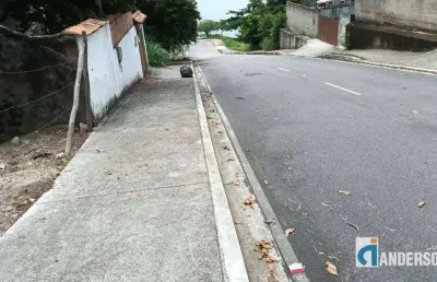 Terreno à venda na Rua Periquitos, Itapeba, Maricá