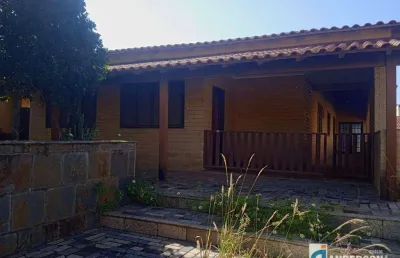 Ja8905 - casa no jardim atlântico c/ 3 quartos, banheiro com banheira!!!
