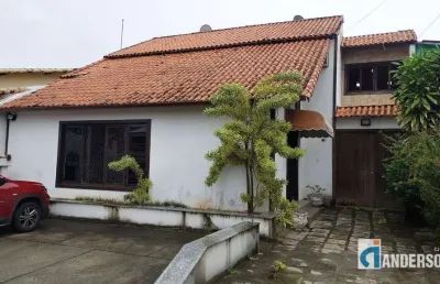 Casa em condomínio fechado com 5 quartos à venda na Rua Irineu Ferreira Pinto, Ponta Grossa, Maricá