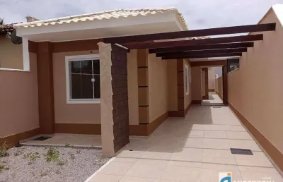 Excelente casa 3 quartos (1 suíte) fino acabamento com churrasqueira no jd. atlântico central prox. a praia