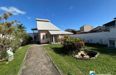 Excelente casa c/ 3 quartos,  pertinho da praia, com terreno 600m2, no barroco,  maricá/rj