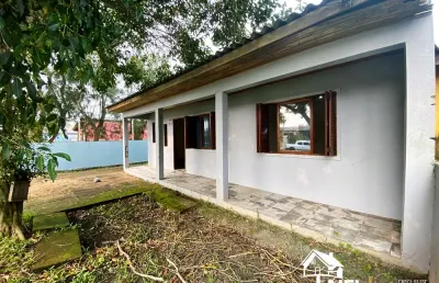Casa ampla e anexo gourmet com churrasqueira e fogão campeiro na praia de cidreira/rs