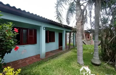 Excelente residência com 3 dormitórios no centro de cidreira/rs
