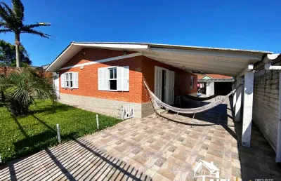 Excelente casa com anexo no centro da praia de cidreira/rs