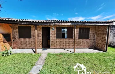 Casa com 3 dormitórios, suíte, pátio amplo na praia de cidreira/rs