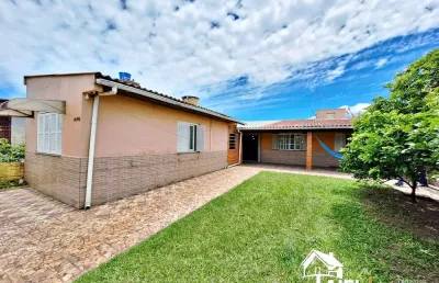 Excelente residência com 3 dormitórios e suíte no bairro centro da praia de cidreira/rs