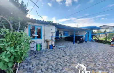 Excelente casa de esquina no centro da praia de cidreira/rs