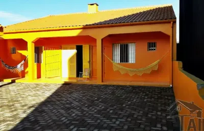 Casa com 2 dormitórios na av. central em cidreira/rs